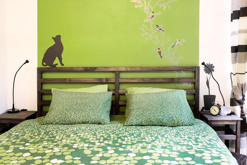 Lovely Garden Flat Near Royal Park Varşovia Cameră foto